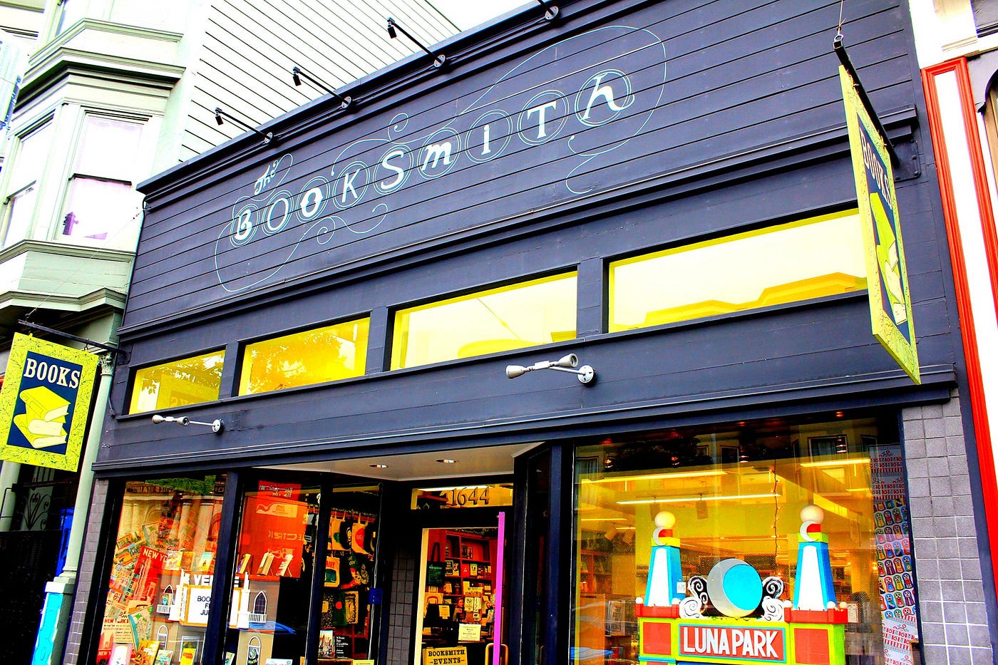The Booksmith storefront.