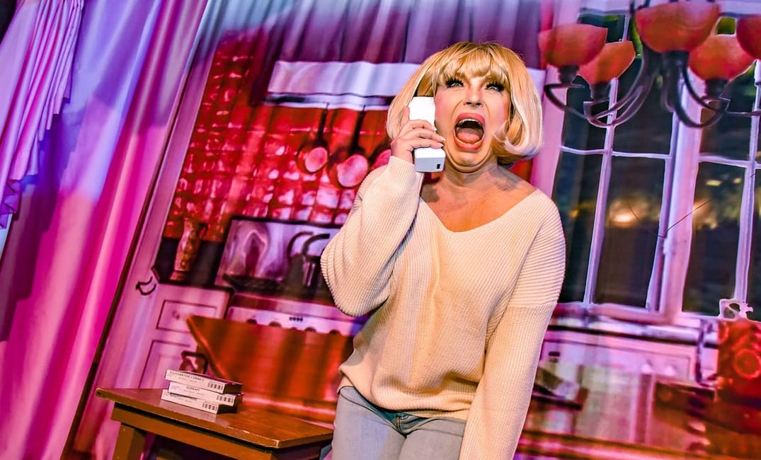 Ring ring … Hello? ‘Sqream’ is a scream at SF Oasis