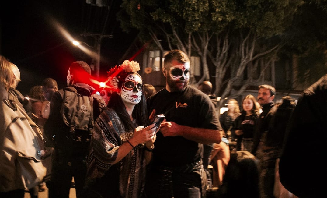Stunning Photos from Día de los Muertos in the Mission