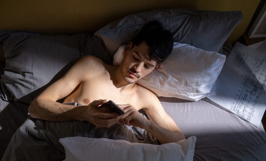 What’s wrong with hookup apps, and how I navigate them