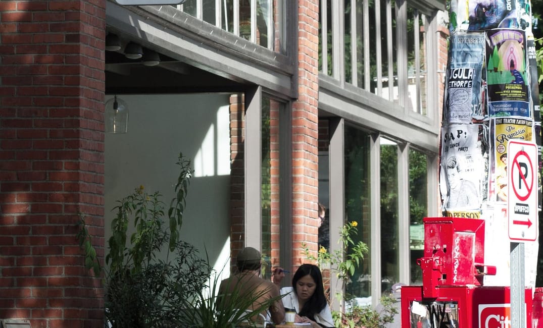 “Missed Connections” Actually Worked for Me — Kind Of (It’s Complicated)