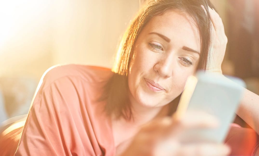 Why Do Women Have the Upper Hand on Tinder?