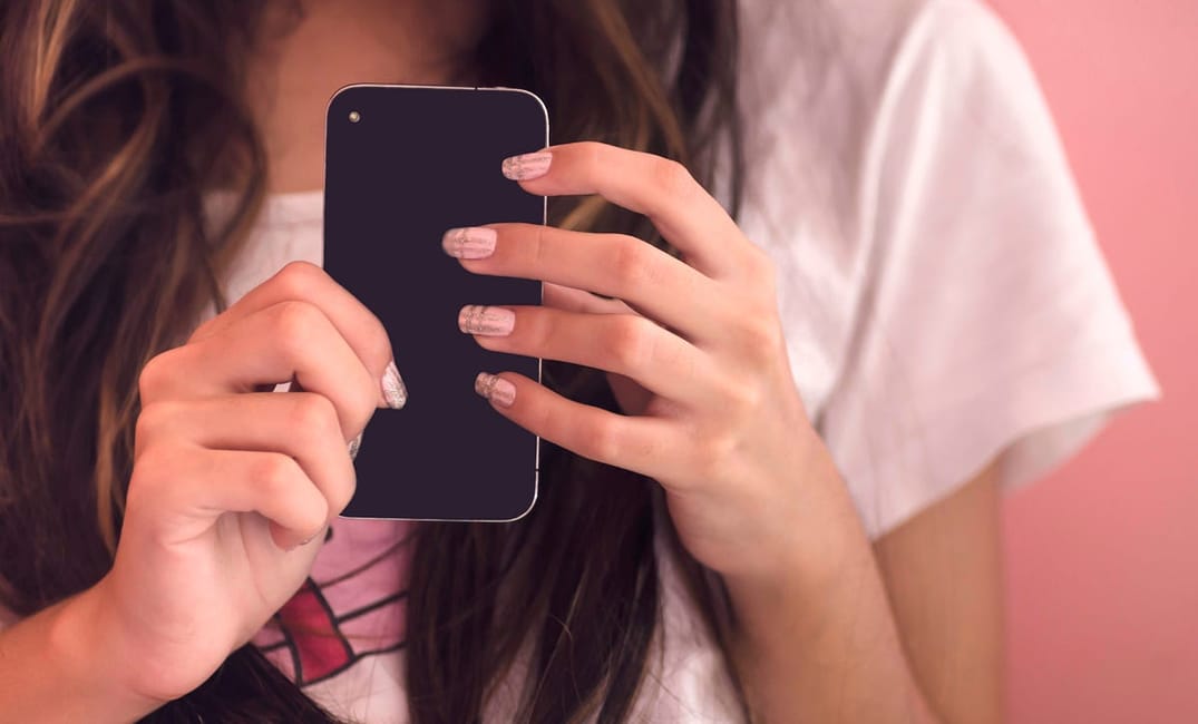 People are Using the Vaccine as a Tinder Flex