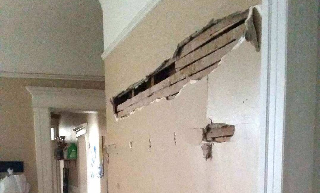 16 Signs You Live in a Shitty Apartment