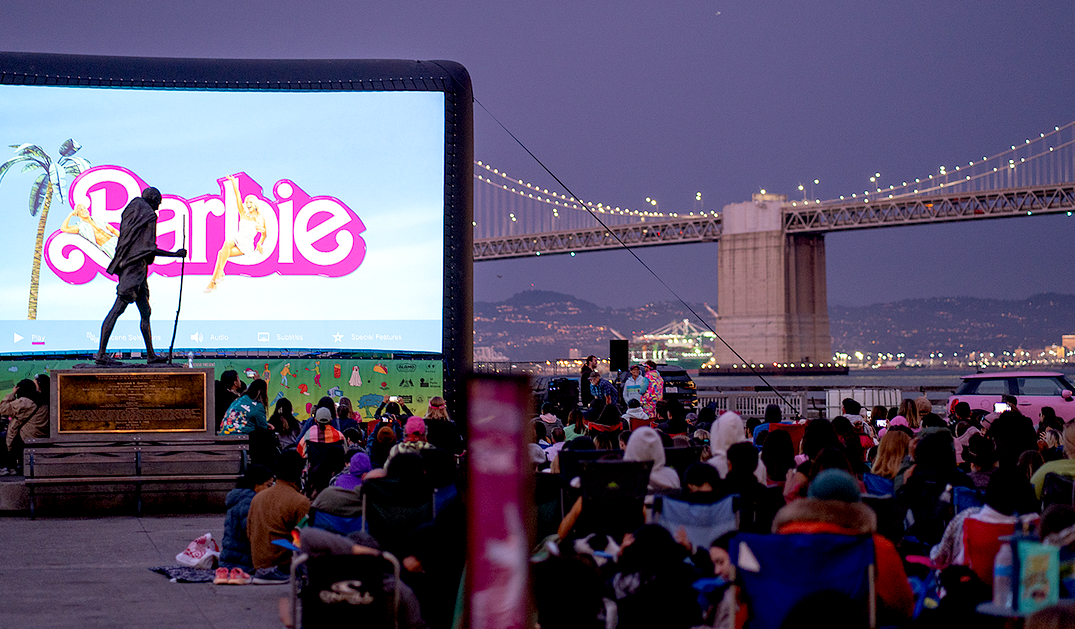 A perfect night for Barbie on the Bay