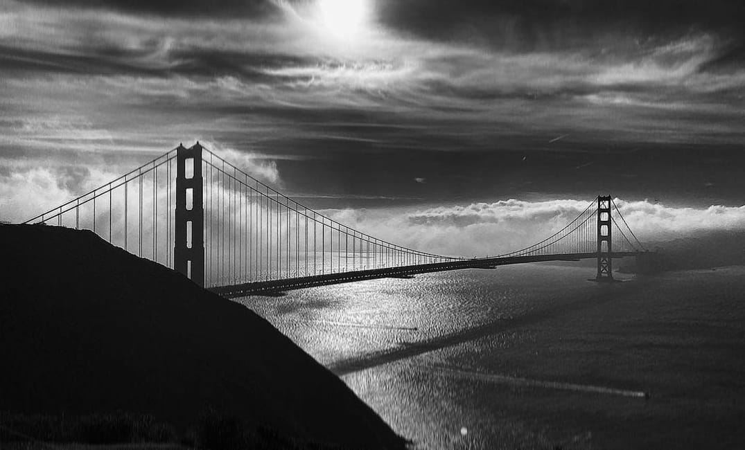 Golden Gate Bridge Looks Hella Good Without Color