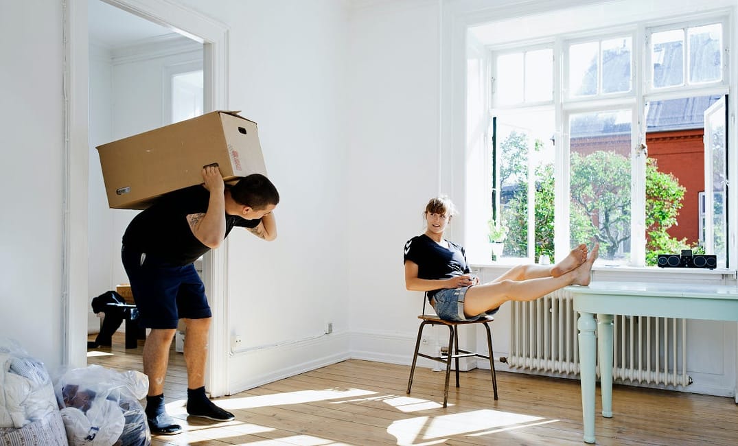 I Hired a Professional Mover — and Hooked Up With Him