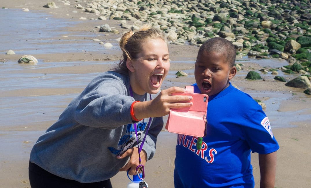 How Social Media Makes Us Feel