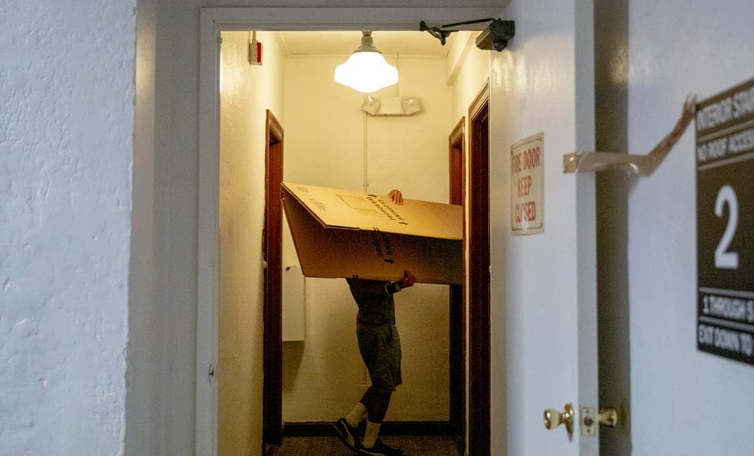 How Big Banks Are Crushing East Oakland’s Poorest Neighborhoods