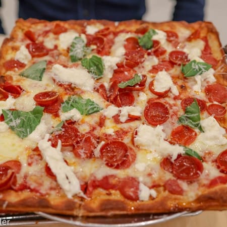 Image of: A pizza master opens her first place in Berkeley