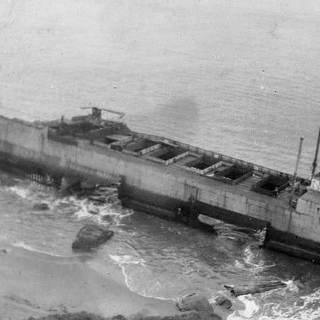 Image of: Photos: Lands End Shipwreck at Low Tide