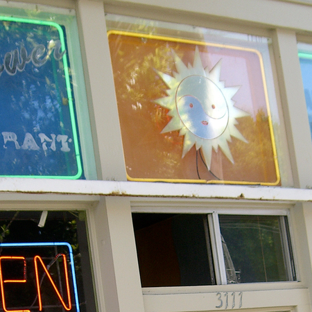 Image of: What Is SF w/o Sunflower’s “Young Man” Waiter?