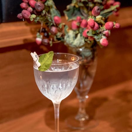 Image of: 5 San Francisco Bars (With Food) to Visit Now