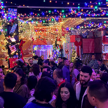 Image of: Pop-up bar takes over on Sutter Street with plenty of Christmas spirits