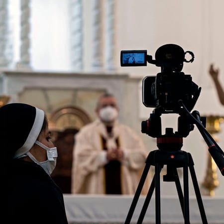 Image of: Why I Still Attend Church Every Sunday (Virtually)