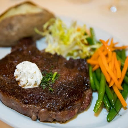 Image of: This Steakhouse Keeps SF's Classic Spirit Alive