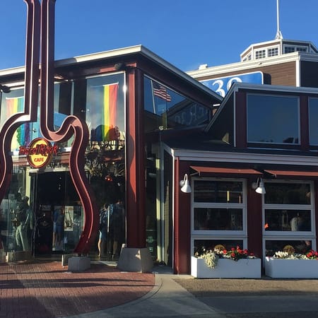 Image of: I Ate at SF’s Cheesy Chain Restaurants, and I Think I’m a Tourist Now
