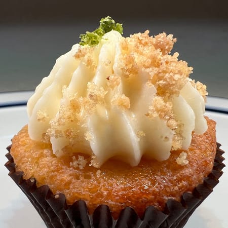 Image of: Cupcakin’ Bakery Puts an Obscene Amount of Effort Into Mini Cupcakes