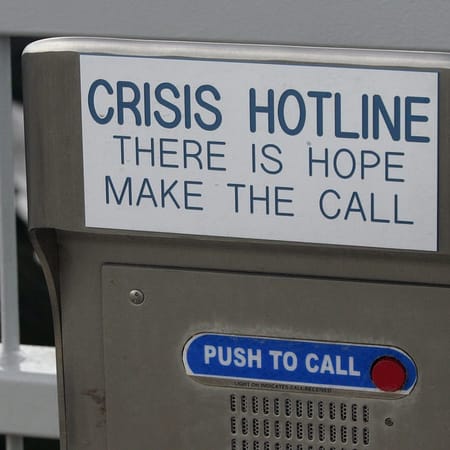 Image of: America’s First Suicide Hotline Was a Single Phone in San Francisco