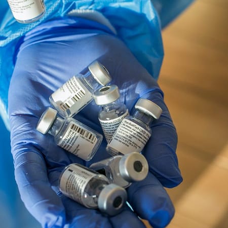 Image of: An Influencer Unboxes the Supercute Covid-19 Vaccine