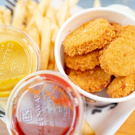 Image of: Meatless Chicken Nuggets Debut at Gott’s Roadside