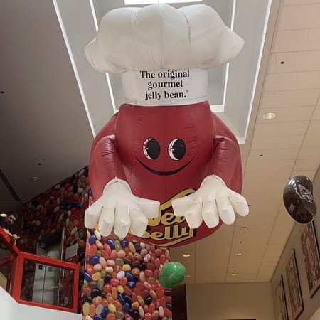 Image of: Weirdest Stops on the Way to Sacramento