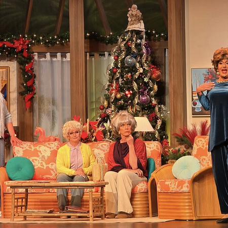 Image of: ‘Golden Girls Live’ bets on a bigger stage — and it pays off