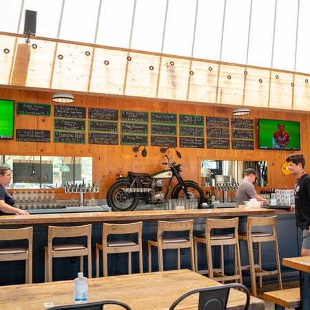 Image of: Canyon Club Brewery Wants to Be Moraga’s Meeting Place for More Than Just Drinks