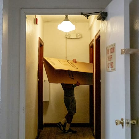 Image of: How Big Banks Are Crushing East Oakland’s Poorest Neighborhoods